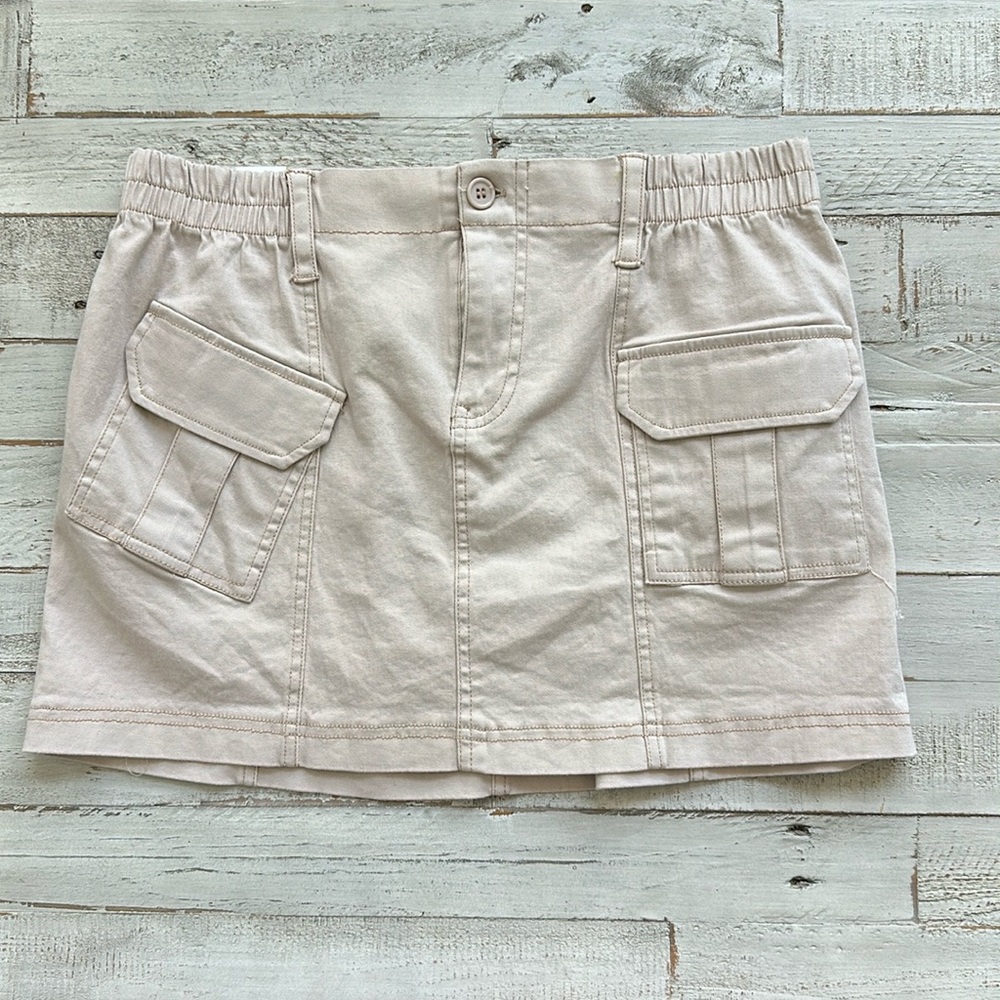Rue21 Cream Mini Skirt with Pockets